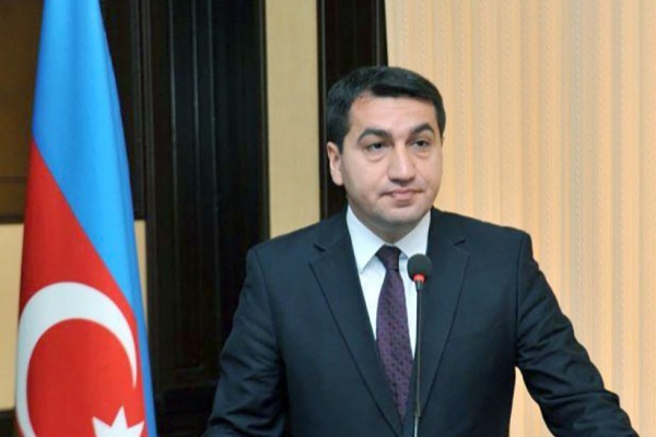 Hikmət Hacıyev: Ermənistanın Müdafiə Nazirliyi və digər rəsmi orqanları saxta səhnəciklər hazırlamaqla məşğul olmaqdansa məğlubiyyətləri barədə erməni ictimaiyyətinə dolğun məlumat vermələri daha faydalı olardı