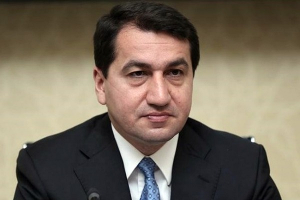 Hikmət Hacıyev: Azərbaycanın xaricdəki diplomatik nümayəndəliklərinin rəhbərləri ölkənin rəsmi mövqeyinə zidd olan özbaşına açıqlamaların verilməsindən çəkinməlidirlər
