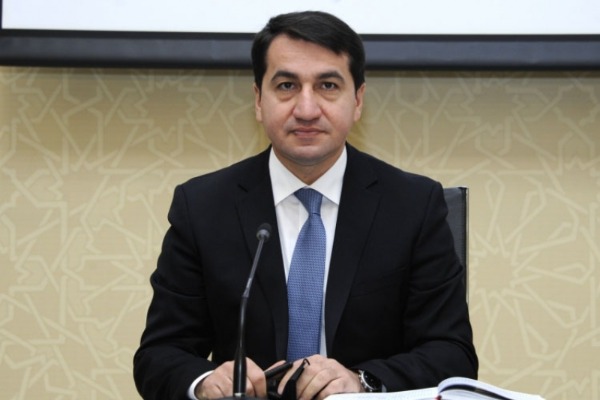 Hikmət Hacıyev mərkəzi icra hakimiyyəti orqanlarında ictimai şuraların yaradılması ilə bağlı görüş keçirib