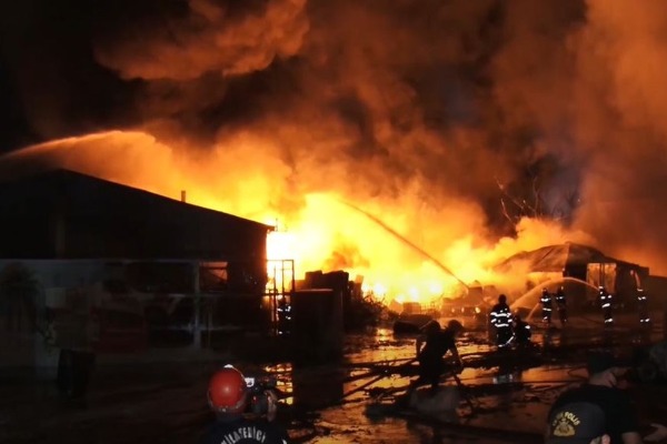 Bakıda məşhur bazar yanır              SON DƏQİQƏ!