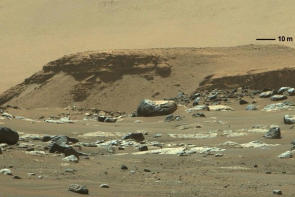 Marsdan yeni fotolar yayımlanıb