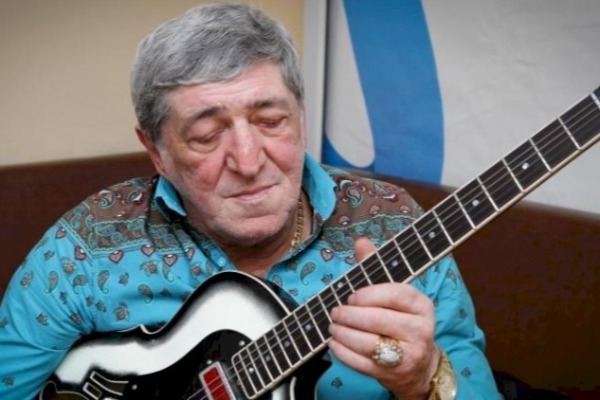 Azərbaycanın xalq artisti, tanınmış gitara ifaçısı Rafiq (Rəmiş) Hüseynov vəfat etdi