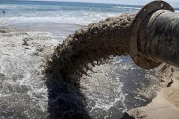 Bakıda milyonlarla kubmetr çirkab su dənizə axıdılır