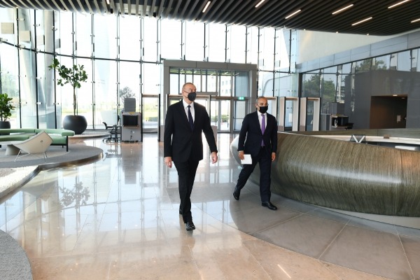 Prezident İlham Əliyev İqtisadiyyat Nazirliyinin yeni binasının açılışında iştirak edib