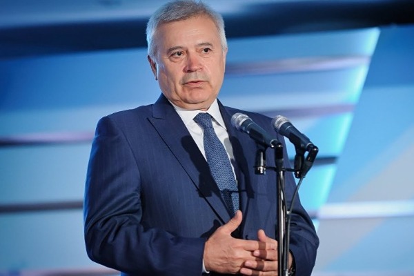 Vahid Ələkbərov “LUKoil” şirkətinin prezidenti seçildi                   TƏBRİK EDİRİK!