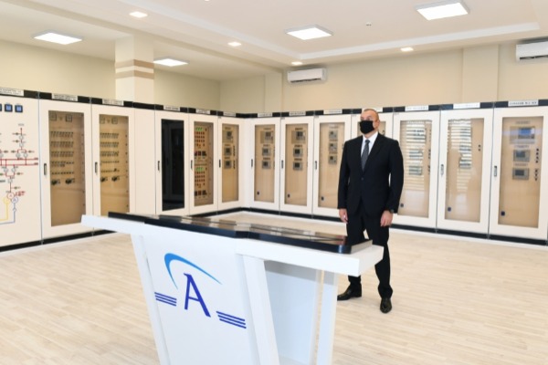 Prezident İlham Əliyev əsaslı şəkildə yenidən qurulan 110/35/6 kilovoltluq “Suraxanı” yarımstansiyasının açılışında iştirak edib