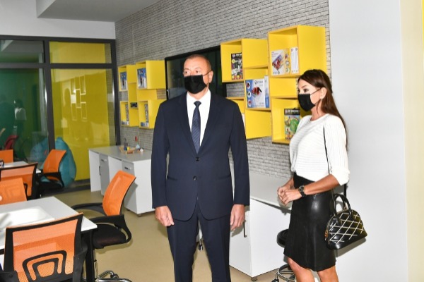 Prezident İlham Əliyev və birinci xanım Mehriban Əliyeva Bakı Avropa Liseyinin yeni binasının açılışında iştirak ediblər