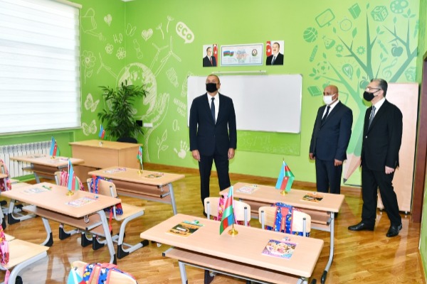 Prezident İlham Əliyev Sabunçu rayonunda 71 saylı tam orta məktəbdə yaradılan şəraitlə tanış olub