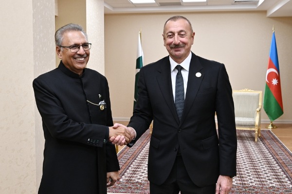 Prezident İlham Əliyevin Pakistan Prezidenti Arif Alvi ilə görüşü olub