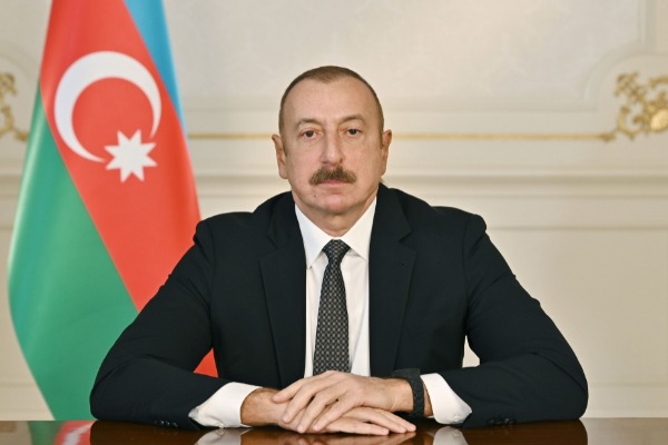 Azərbaycan Respublikasının Prezidenti İlham Əliyevin Dünya Azərbaycanlılarının Həmrəyliyi Günü və Yeni il münasibətilə müraciəti                            TƏBRİK EDİRİK!