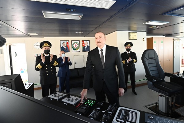 Prezident İlham Əliyev “Zərifə Əliyeva” gəmi-bərəsinin istismara verilməsi mərasimində iştirak edib