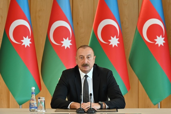 Prezident İlham Əliyevin sədrliyi ilə bu ilin altı ayının yekunlarına həsr olunan müşavirə keçirilib