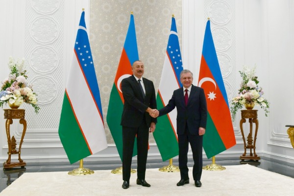 Səmərqənddə Azərbaycan Prezidenti İlham Əliyevin Özbəkistan Prezidenti Şavkat Mirziyoyev ilə görüşü olub