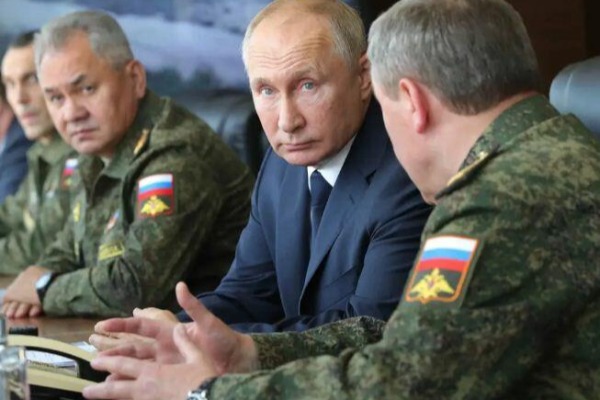 Kremldə qarşıdurma: Generallar Putinə qarşı...
