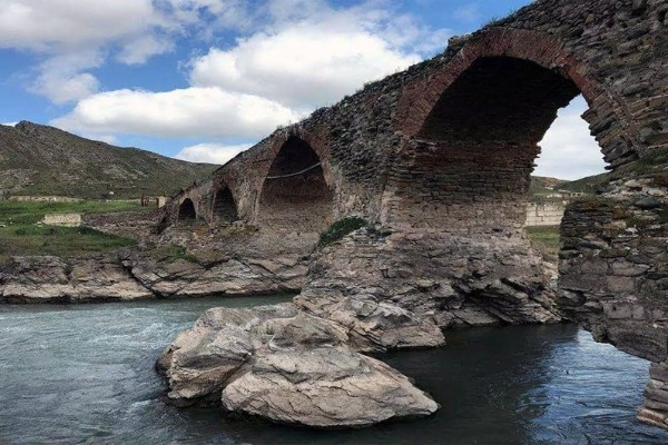 Xudafərin körpüsünün işğaldan azad olunmasından 2 il ötür
