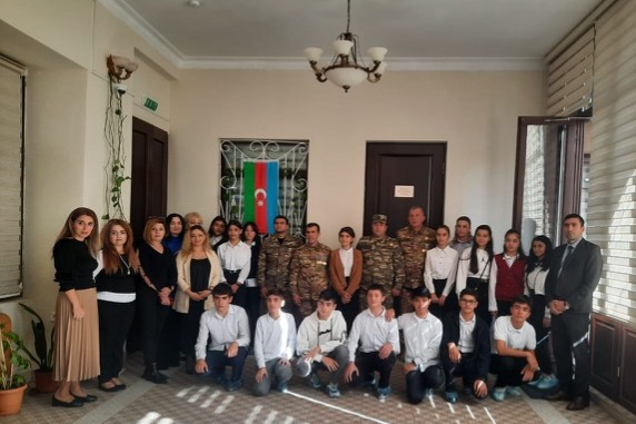 8 noyabr – Zəfər Gününə həsr olunmuş “ Dəmir yumruq” adlı dəyirmi masa təşkil edilib