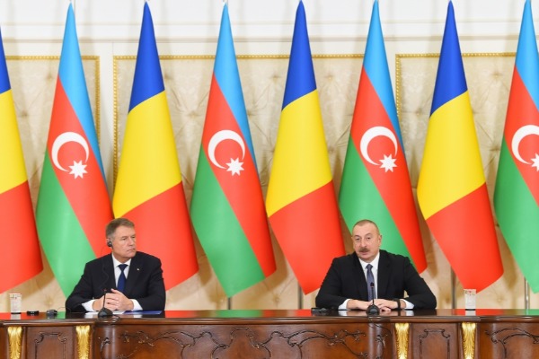 Azərbaycan və Rumıniya prezidentləri mətbuata bəyanatlarla çıxış ediblər