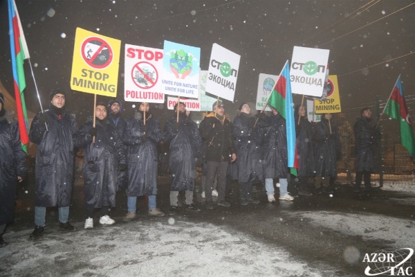 Laçın- Xankəndi yolu: Aksiya iştirakçıları gecə saatlarında da fəaldırlar