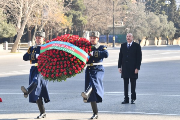 Prezident İlham Əliyev Xocalı soyqırımı abidəsini ziyarət edib