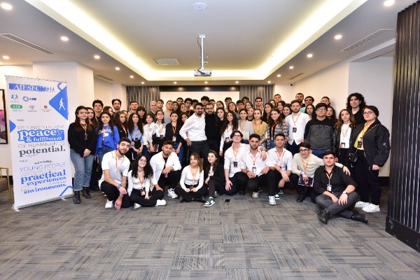 “AIESEC ilə inkişaf et” layihəsi çərçivəsində “Karyera Yüksəlişi” tədbiri keçirilib