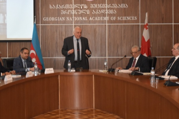 Tbilisidə professor Hafiz Paşayevin gürcü dilinə tərcümə edilmiş “Bir səfirin manifesti” kitabının təqdimatı olub