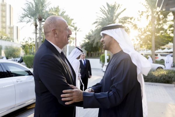 Prezident İlham Əliyev Dubayda Birləşmiş Ərəb Əmirliklərinin Prezidenti Şeyx Məhəmməd bin Zayed Əl Nəhyan ilə görüşüb